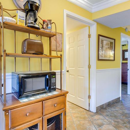 Downtown Gatlinburg Condo With Community Pool! Exterior photo