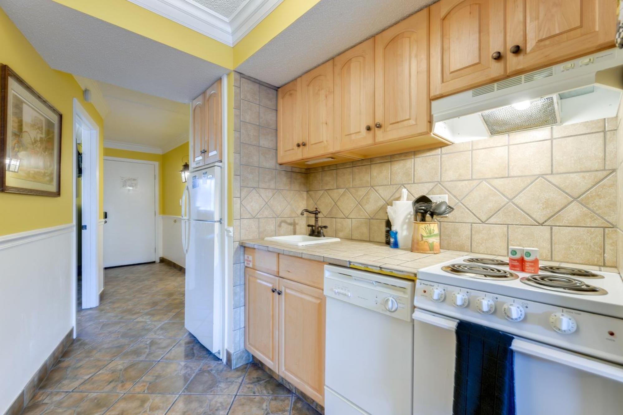 Downtown Gatlinburg Condo With Community Pool! Exterior photo