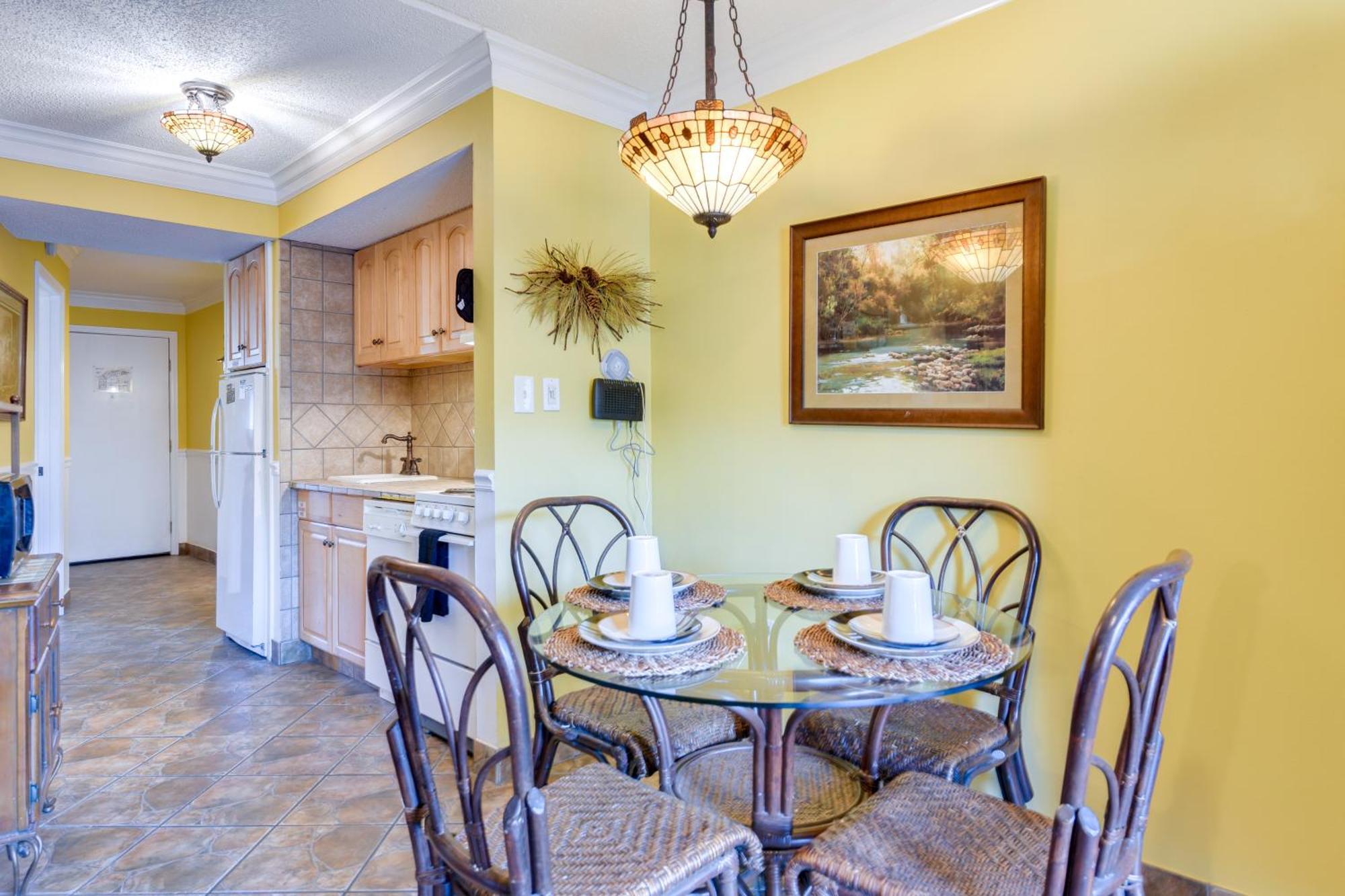 Downtown Gatlinburg Condo With Community Pool! Exterior photo